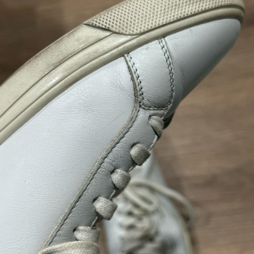 Saint Laurent White/Gold Low Cut Leather Lace-Up Sneakers - Picture 4 of 16